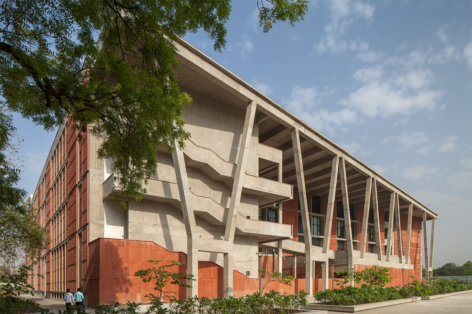 IET Ahmedabad University Vir Mueller   Institute Of Engineering And Technology 01 